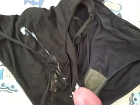 Corrida en bragas de mi mujer 143